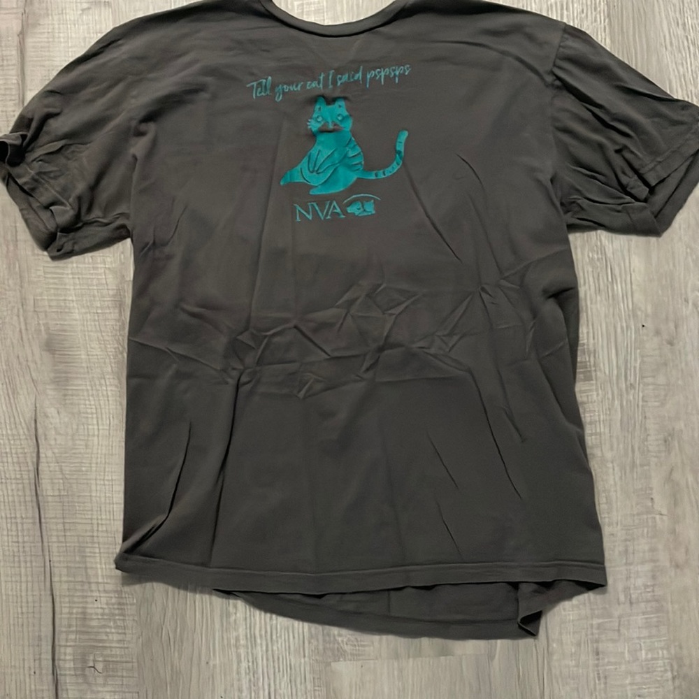 Graphic tee